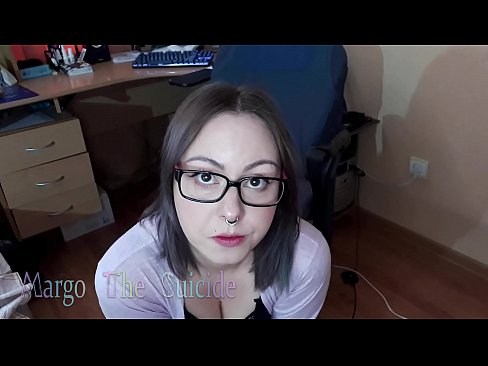 ❤️ Neska sexy betaurrekoekin dildoa zurrupatzen du kameraren aurrean ️❌ Pornografia besterik ez gurean eu.fullsexmovs.ru ☑