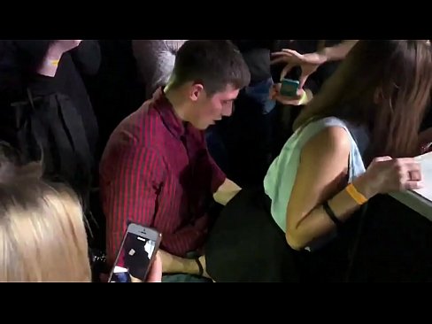❤️ Benetako sexua Errusiako diskoteka batean. 18 urteko neska errusiarra uzkian eta baginan izorratuta diskoteka batean ️❌ Pornografia besterik ez gurean eu.fullsexmovs.ru ☑